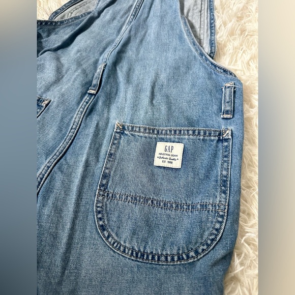 Gap denim overall shorts - Picture 1 of 4